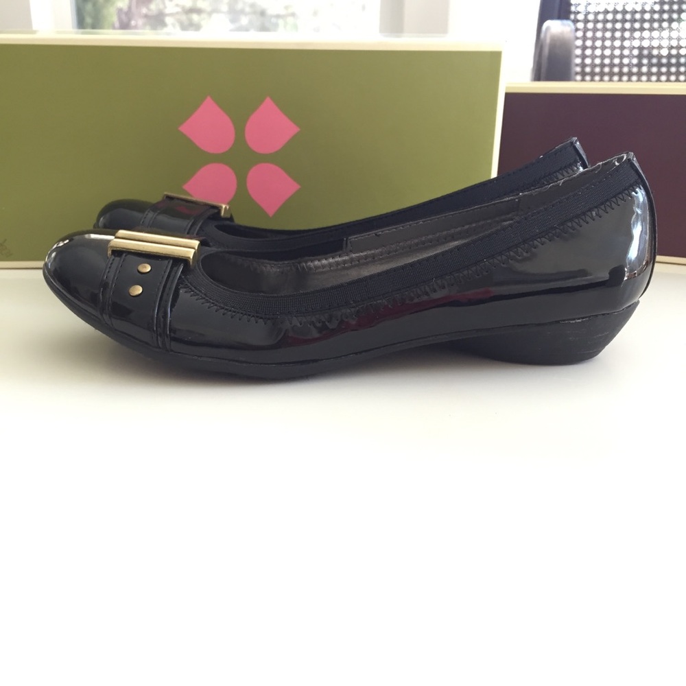 Patent Shiny Black Flats / EUC with box